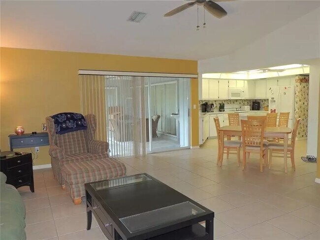 Building Photo - 264 Valdiva St