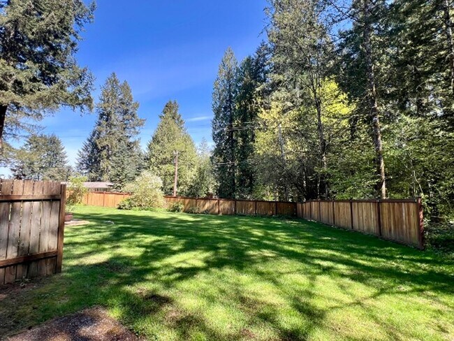 Building Photo - Black Lake Access! W/S/G Included
