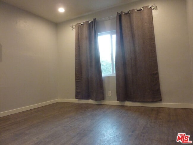 Building Photo - 375 N Avenue 52