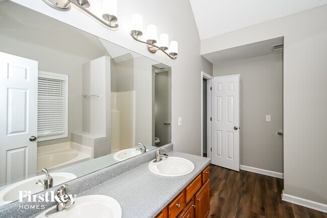 Building Photo - 67 Camden Trail