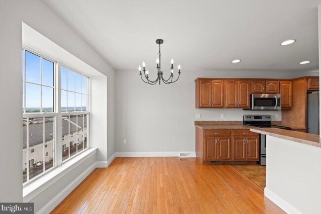 Building Photo - 777 Oak Leaf Ln