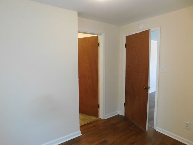 Building Photo - 2208 1/2 Spencer Avenue