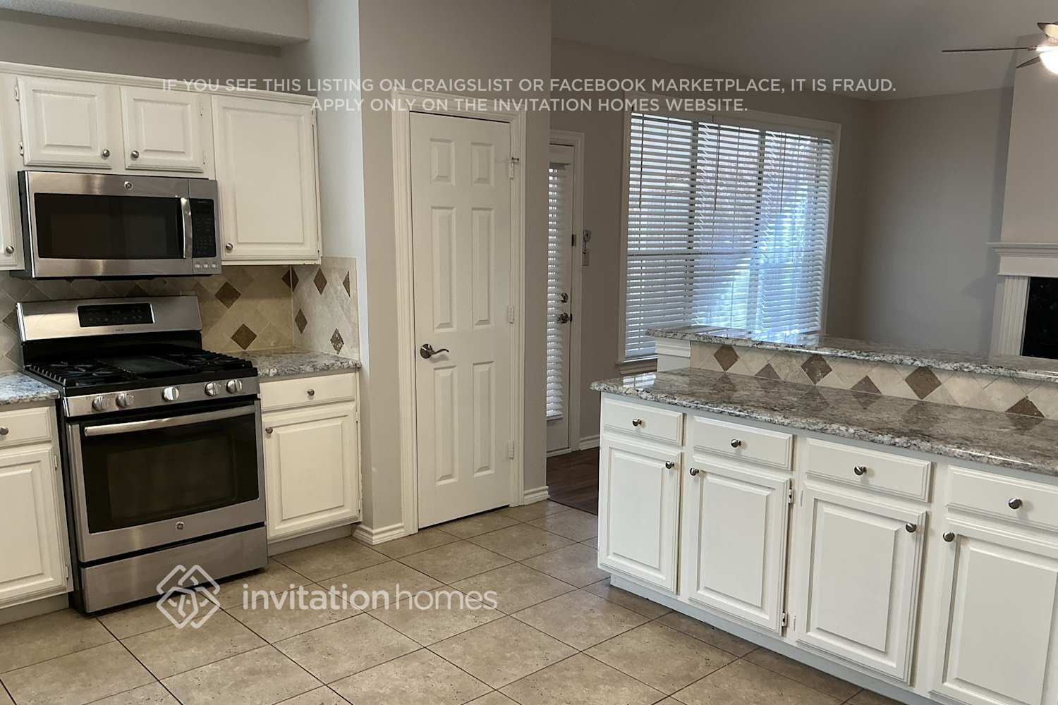 Building Photo - 18749 Vista Del Sol