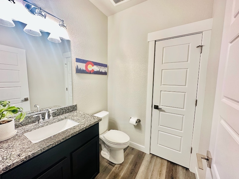 Building Photo - 286 E Chestnut St