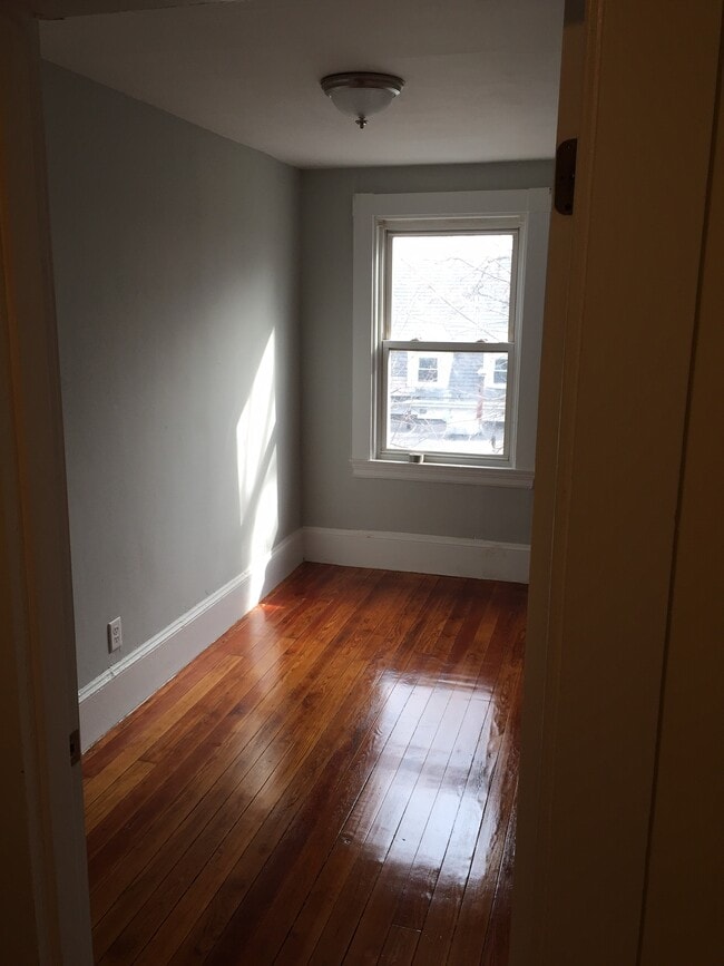 Building Photo - 17 Stratton Ter