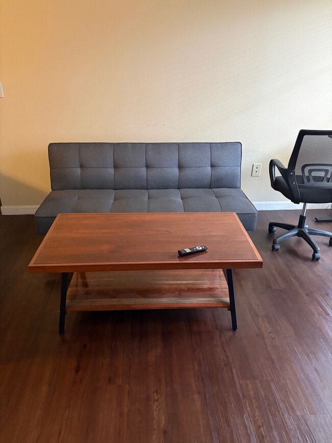 Sofabed - 2320 Gracy Farms Ln