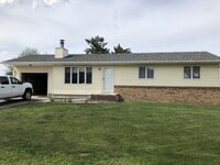 Building Photo - Beautiful remodeled home!