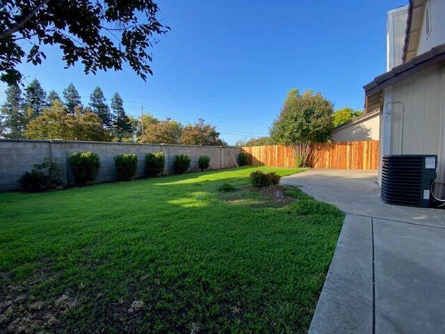 Building Photo - 3-bedroom, 2-bath, 1,107 sq. ft. single-story home in Sacramento