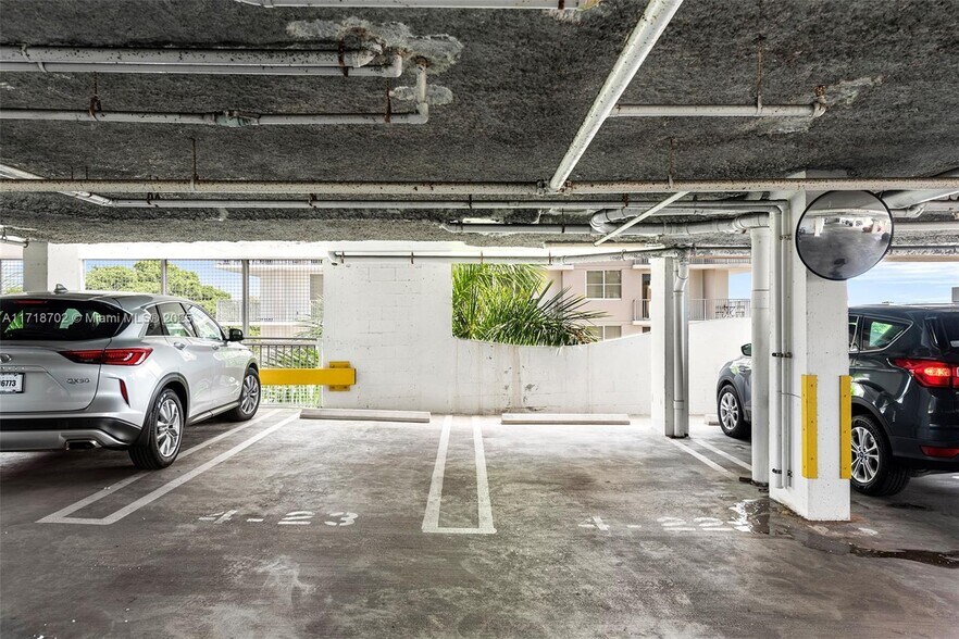 Building Photo - 2600 SW 27th Ave