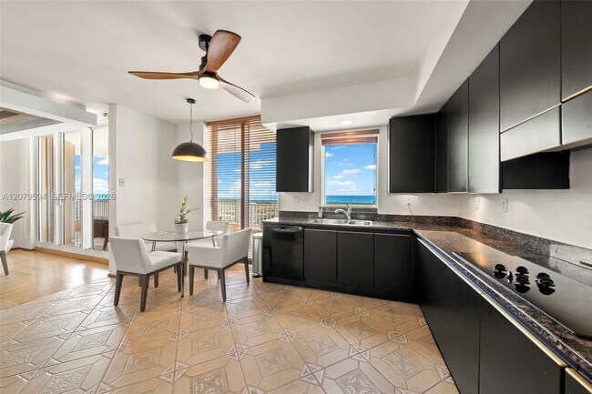 Building Photo - 789 Crandon Blvd