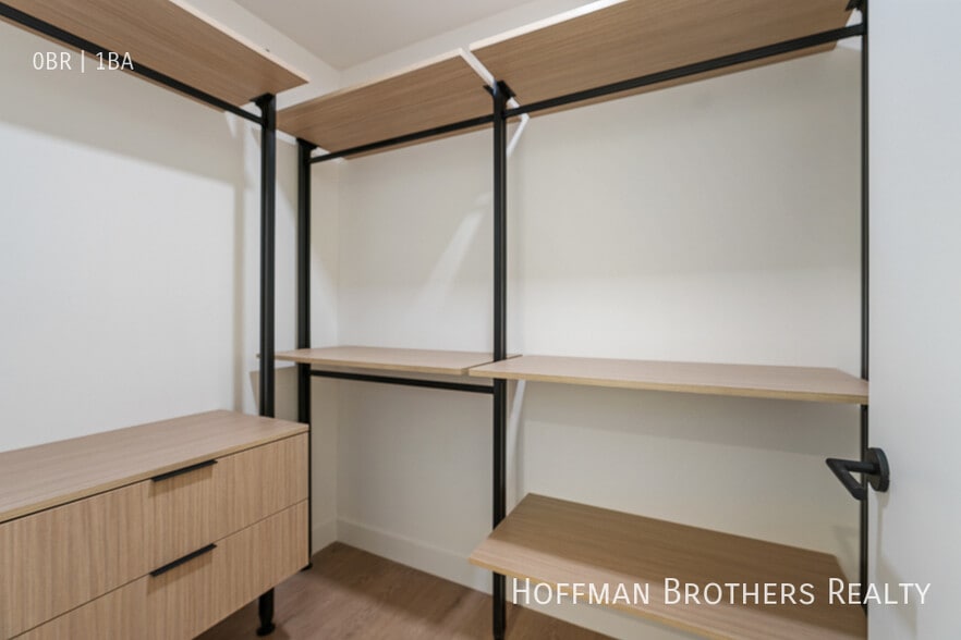 Building Photo - 10700 Tabor St