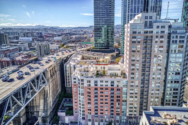 Building Photo - South Beach 23rd Floor Views! Bring pets! ...