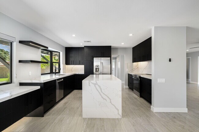 Building Photo - 79869 Hummingbird Ln