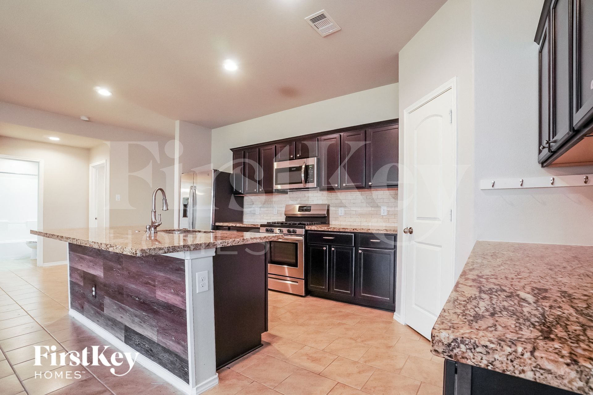 Building Photo - 2623 Lincolns Meadow Dr