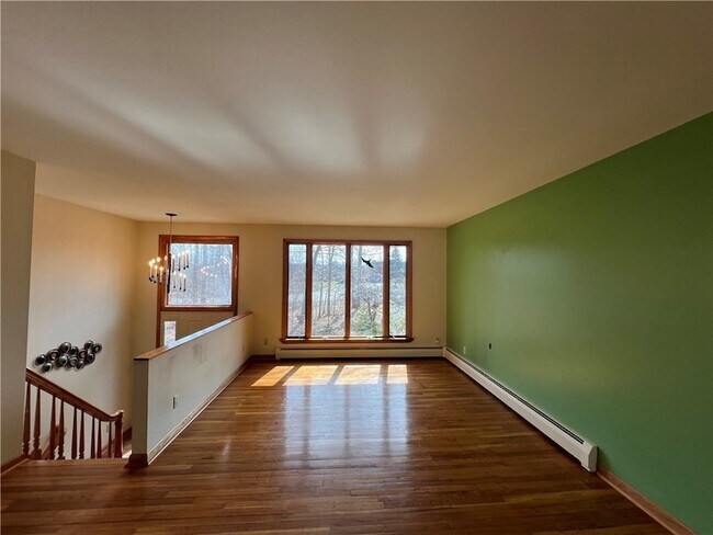 Building Photo - 340 Campbell Rd