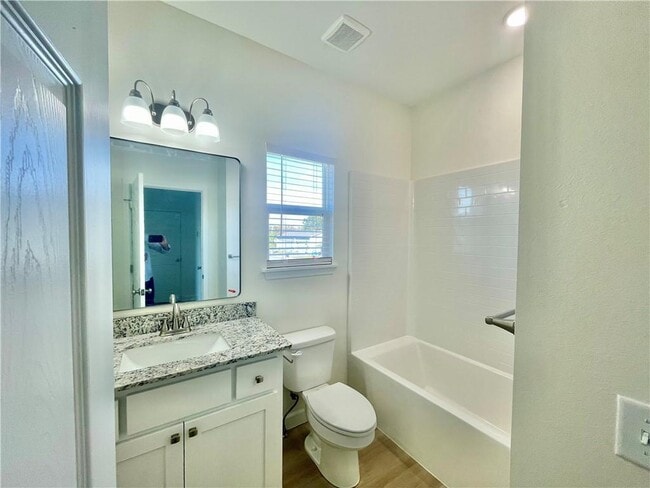 Building Photo - 506 Park St