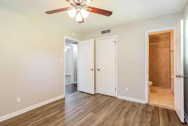 Building Photo - 4022 Rodby Dr