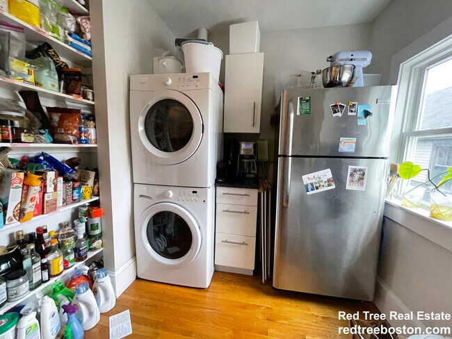 Building Photo - 7 Riverside Pl