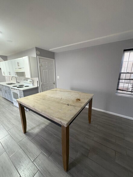 Building Photo - 53 Oakland Ter