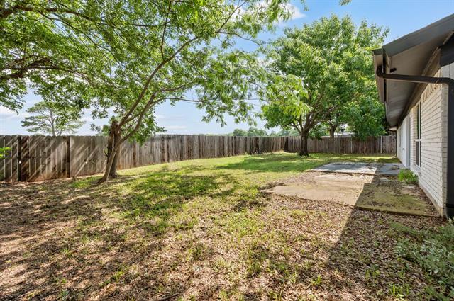 Building Photo - 840 Edgehill Dr