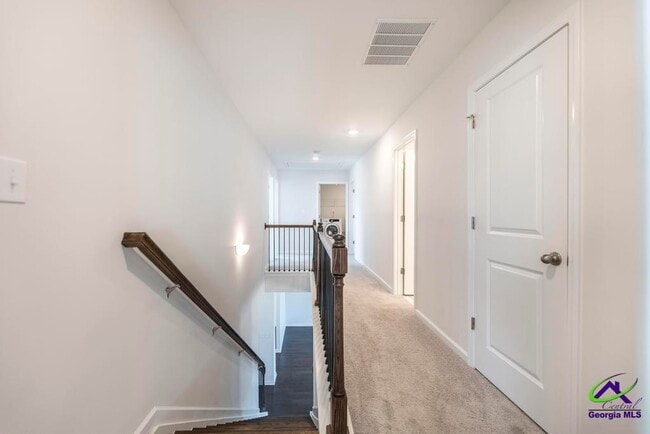 Building Photo - 233 Shoshone Cir