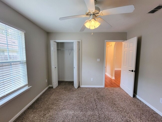 Building Photo - 3 bedroom house for rent in NE Tallahassee...
