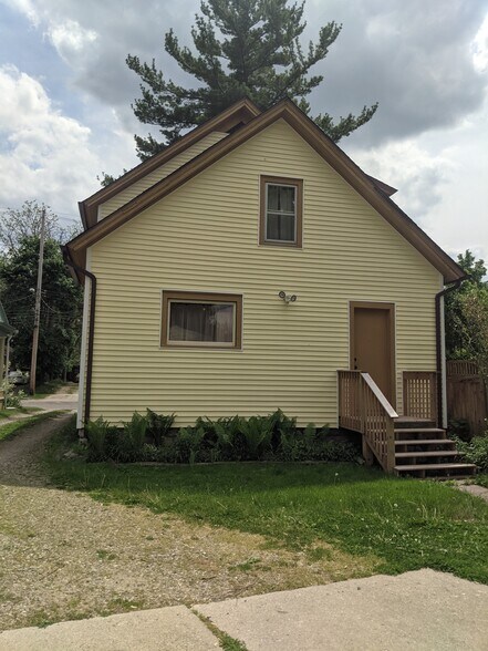 Rear of Home - 732 W Shiawassee St