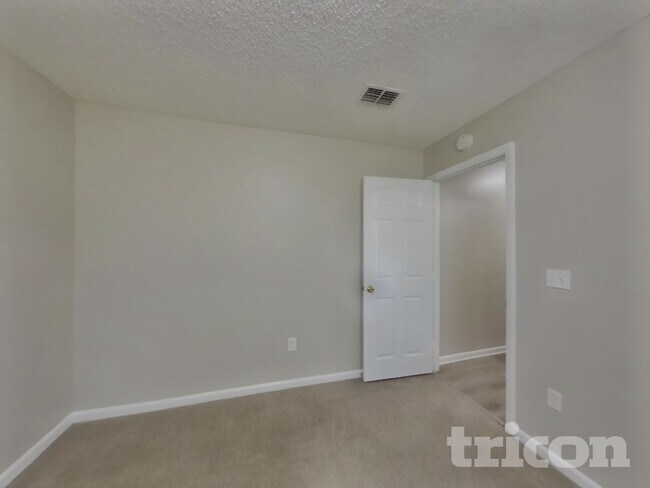 Building Photo - 1940 Hunters Trace Cir