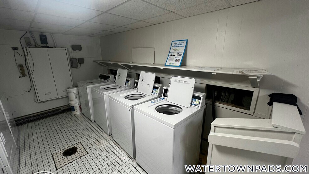 Building Photo - 245 Main St