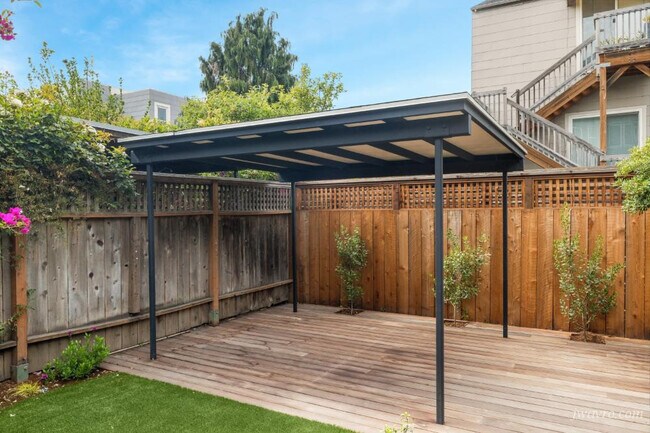 Building Photo - 80 28th St