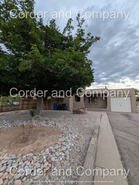 Building Photo - 302 Valencia Dr NE