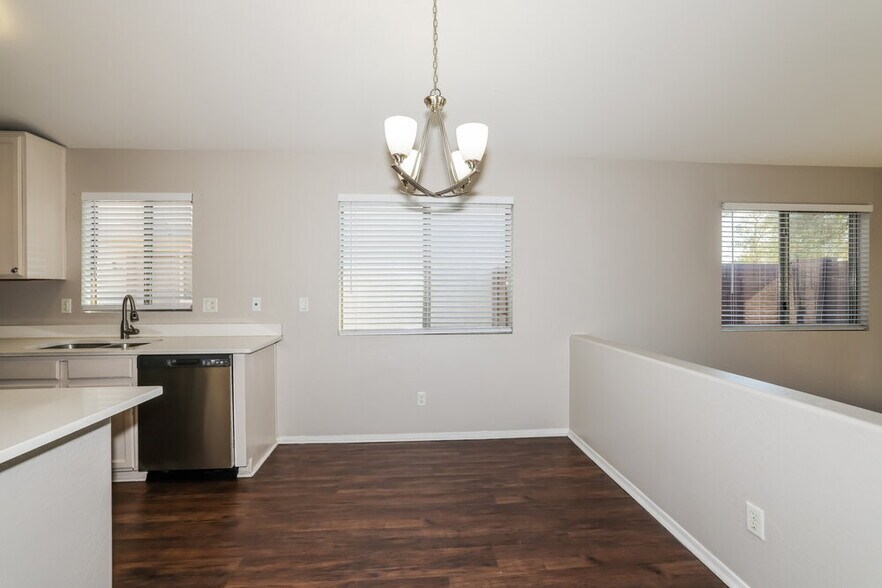 Building Photo - 12817 W Mandalay Ln