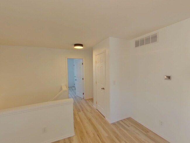 Building Photo - Remodeled 5BR Wichita Home for Rent - Pet Friendly!