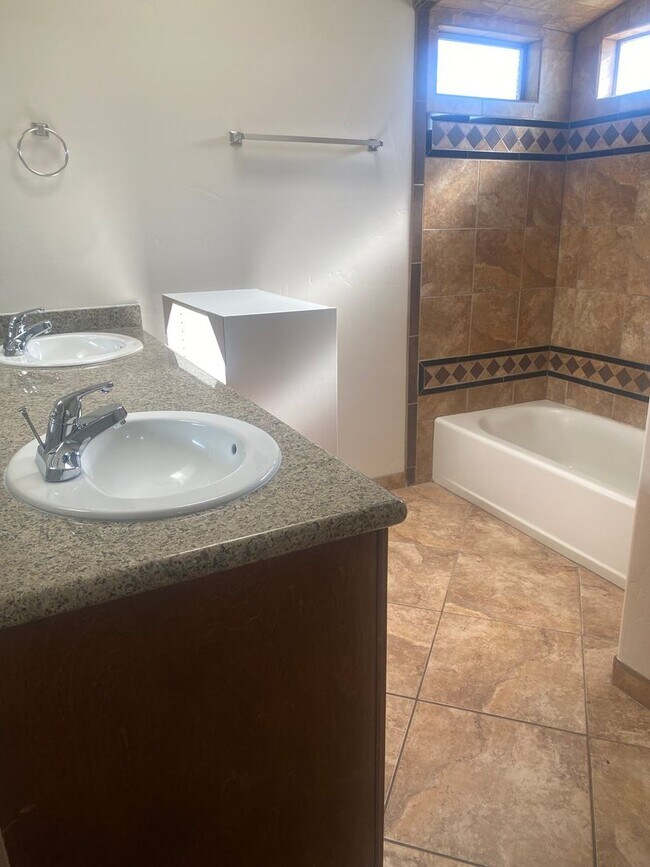 Building Photo - 7324 Vista De Sobre Dr