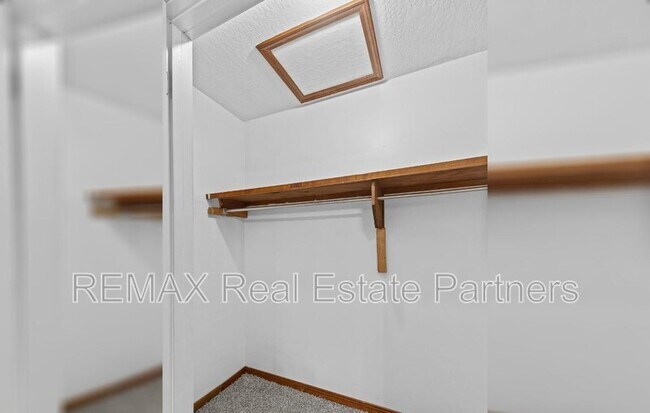 Building Photo - 69 Hickory Knoll