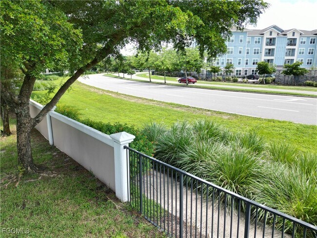 Building Photo - 9999 Chiana Cir