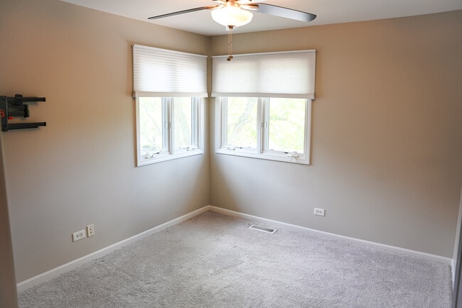 Building Photo - 5 Mashie Ct
