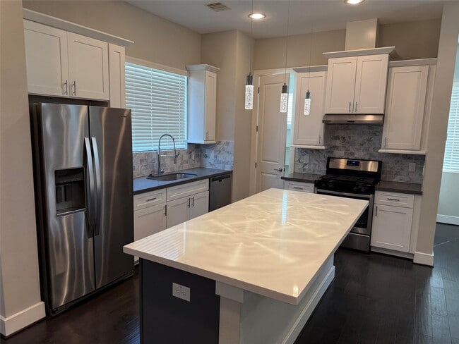 Building Photo - 10806 Warwana Rd