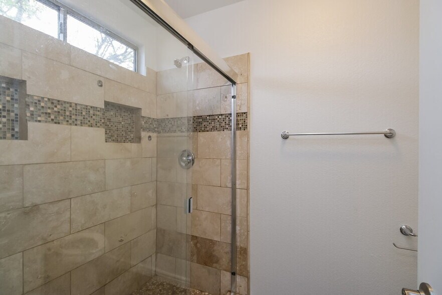 Building Photo - 878 E Pollino St