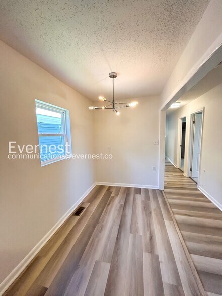 Building Photo - 633 Hemlock Ave