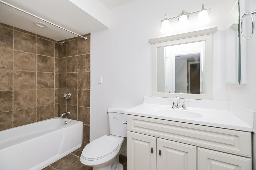 Building Photo - 1811 N Cheri Lynn Dr