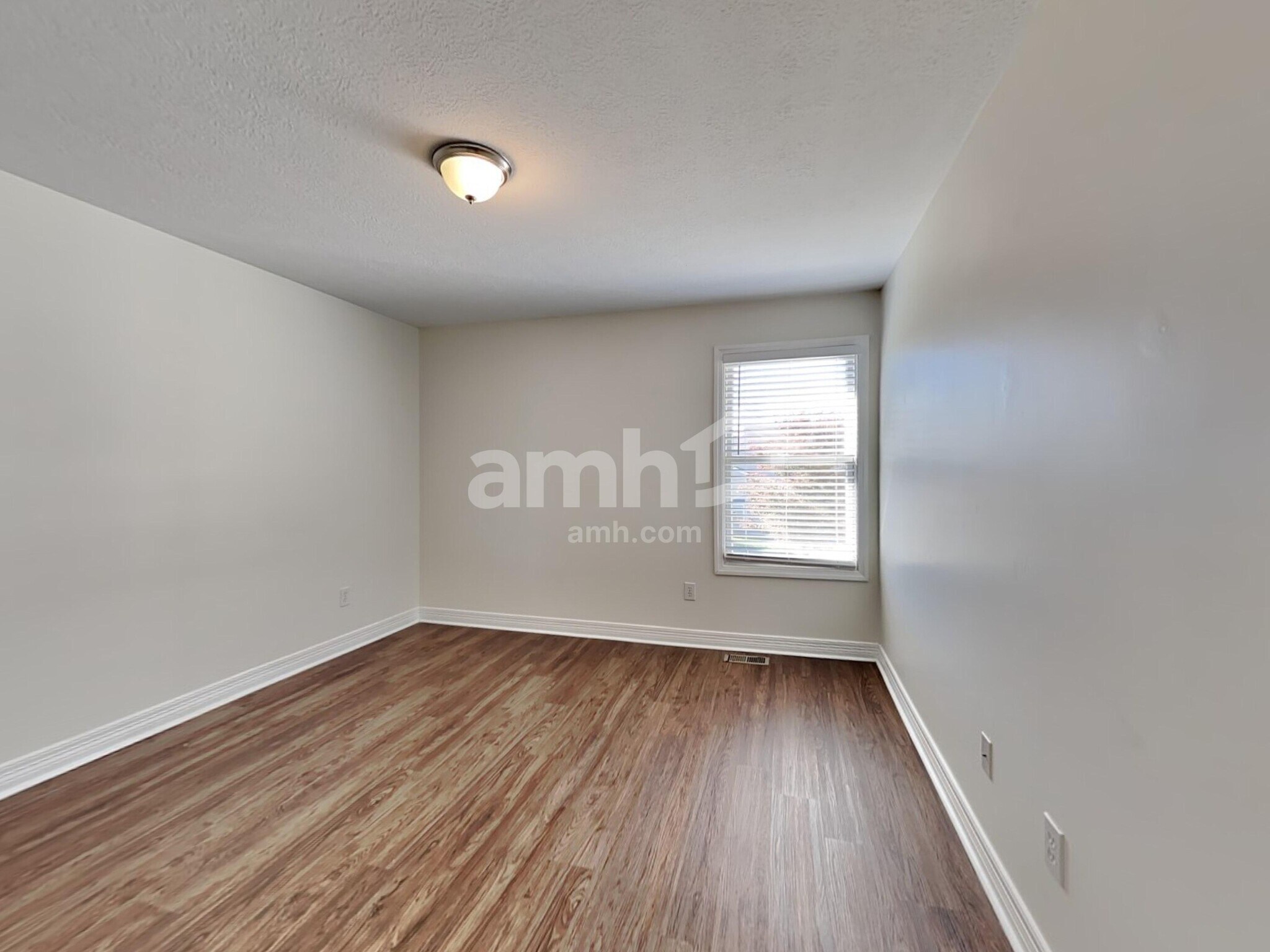 Building Photo - 302 Triple Crown Way