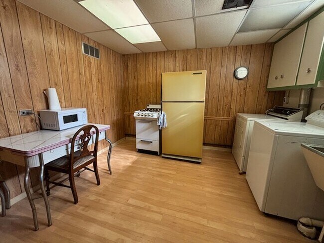 Building Photo - Fully Furnished, Turn Key Lake Front Home in Caledonia!