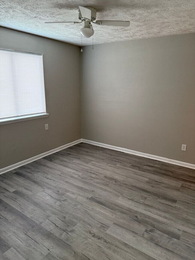 Building Photo - COASTAL VILLA APARTMENTS