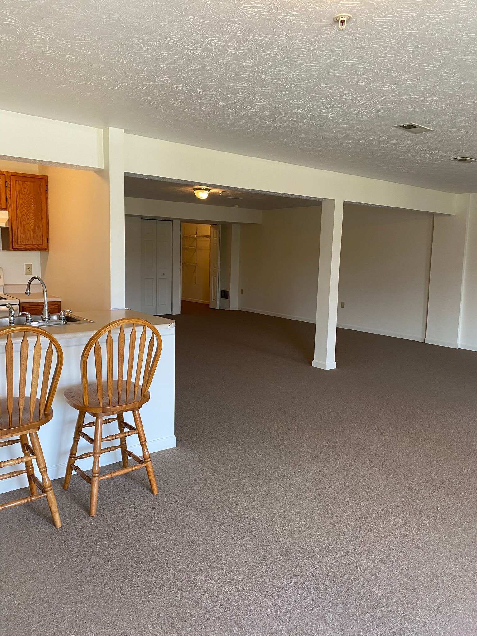 Building Photo - 1100 Arrowhead Dr