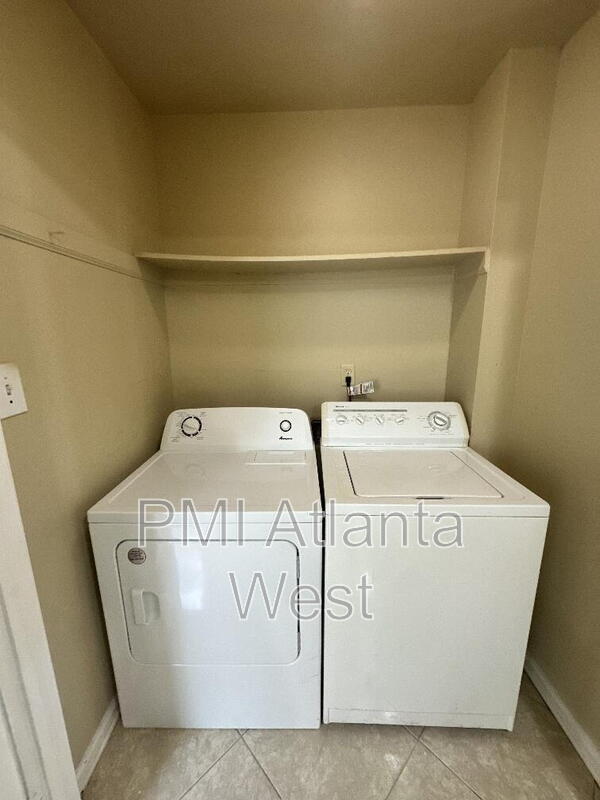 Building Photo - 843 Garden Walk Blvd