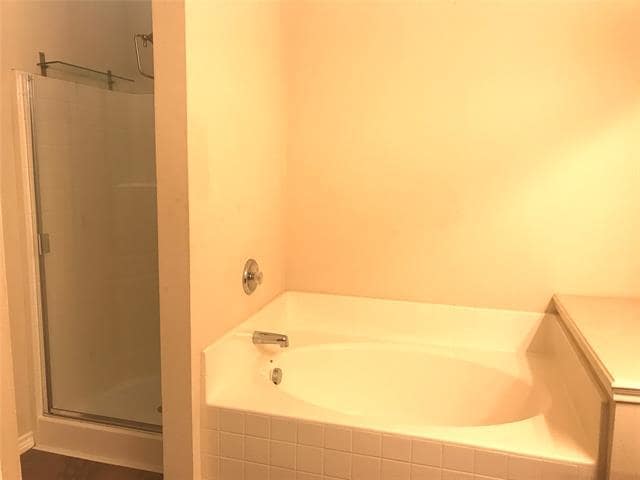 Building Photo - 492 Northbrook Ave