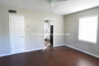 Building Photo - 9533 Charlotte St
