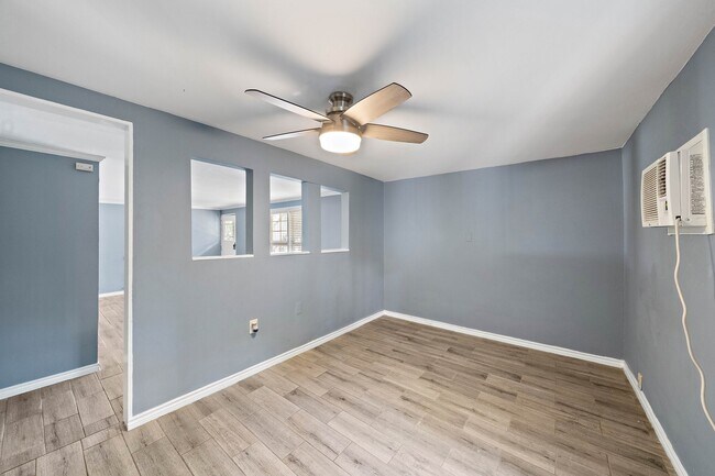 Building Photo - 2404 Yoakum Blvd
