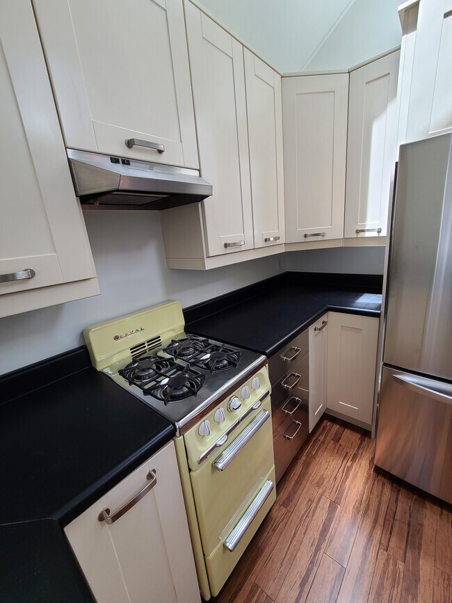 Building Photo - 14651 Huston St